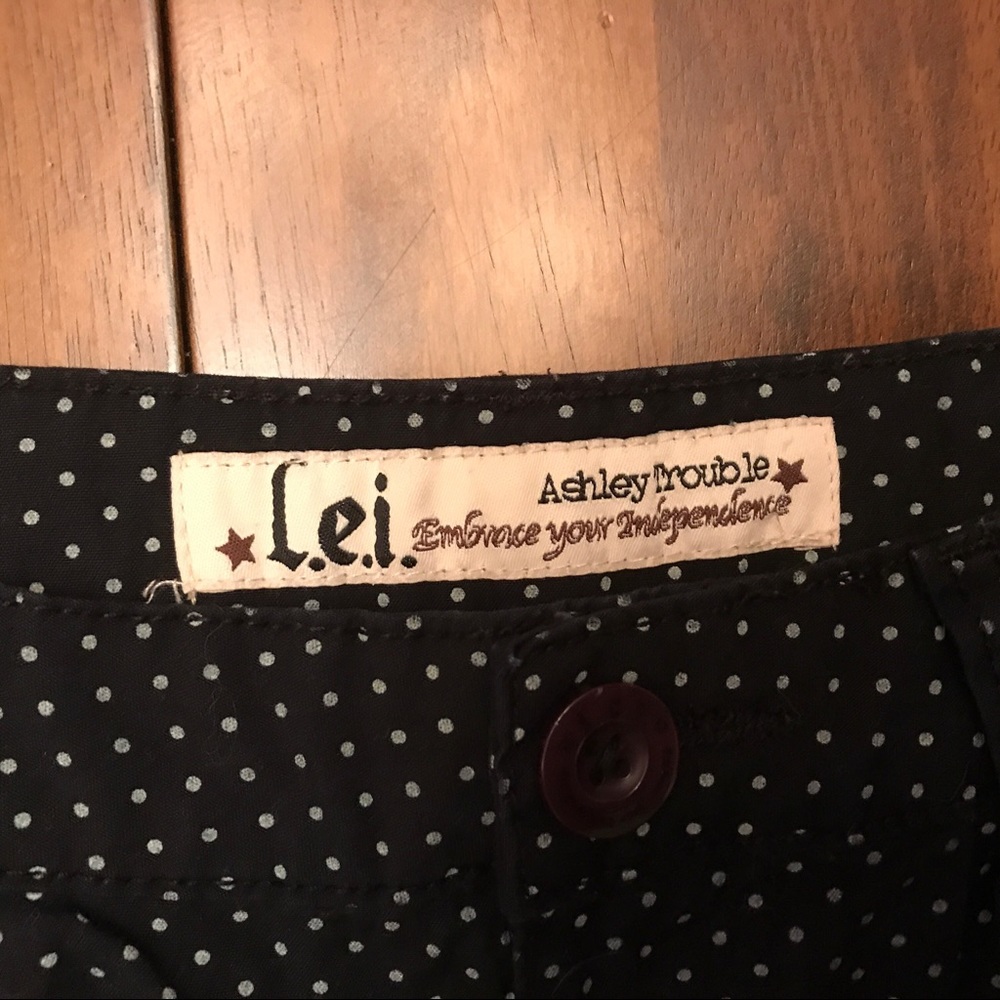 Black with White Polka Dots Pleated Shorts - Picture 3 of 6
